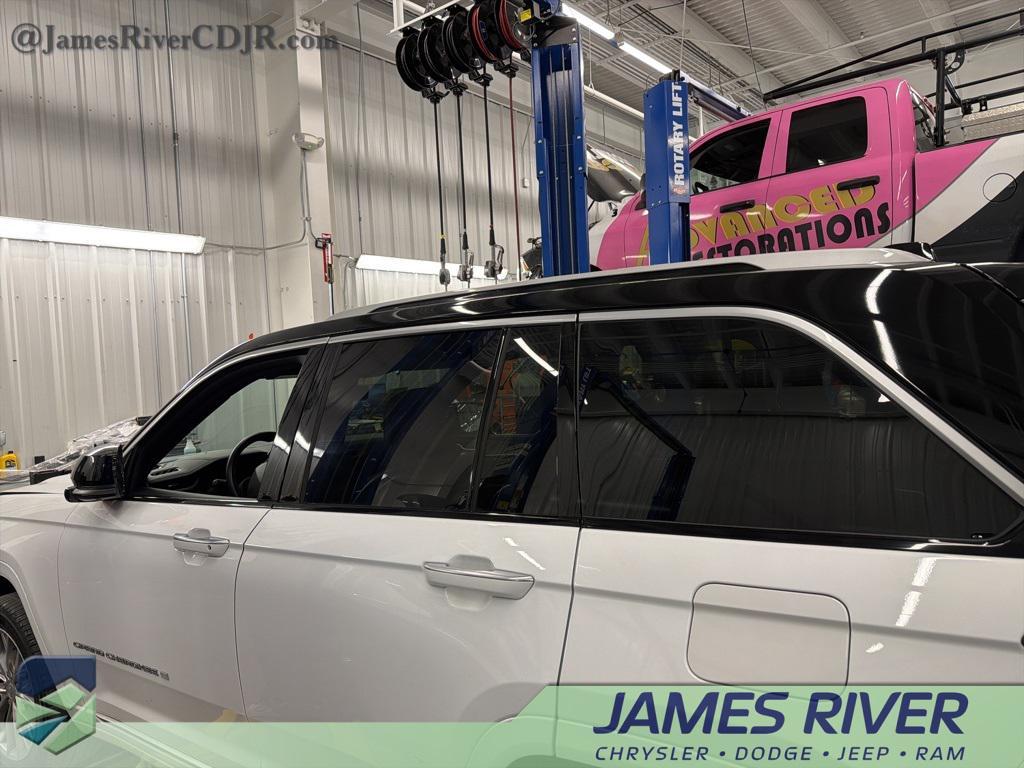 used 2022 Jeep Grand Cherokee car, priced at $36,999