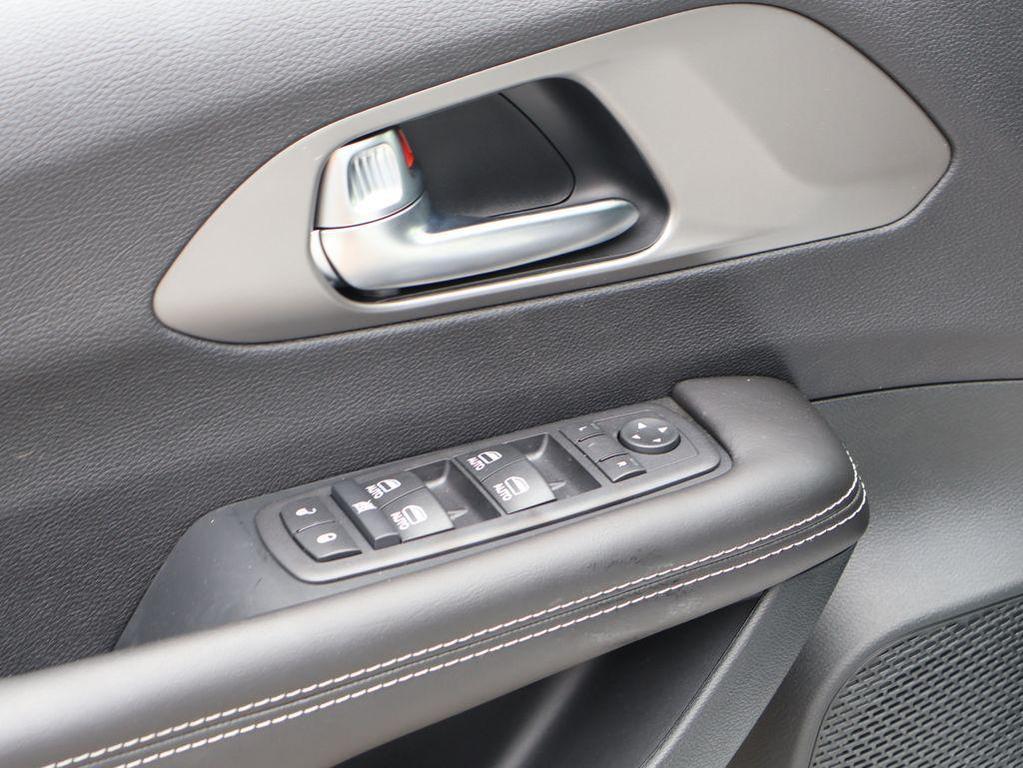 new 2027 Chrysler Pacifica car, priced at $40,309