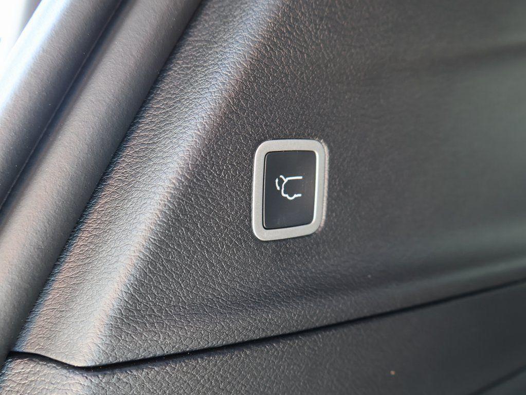 new 2026 Chrysler Pacifica car, priced at $39,420