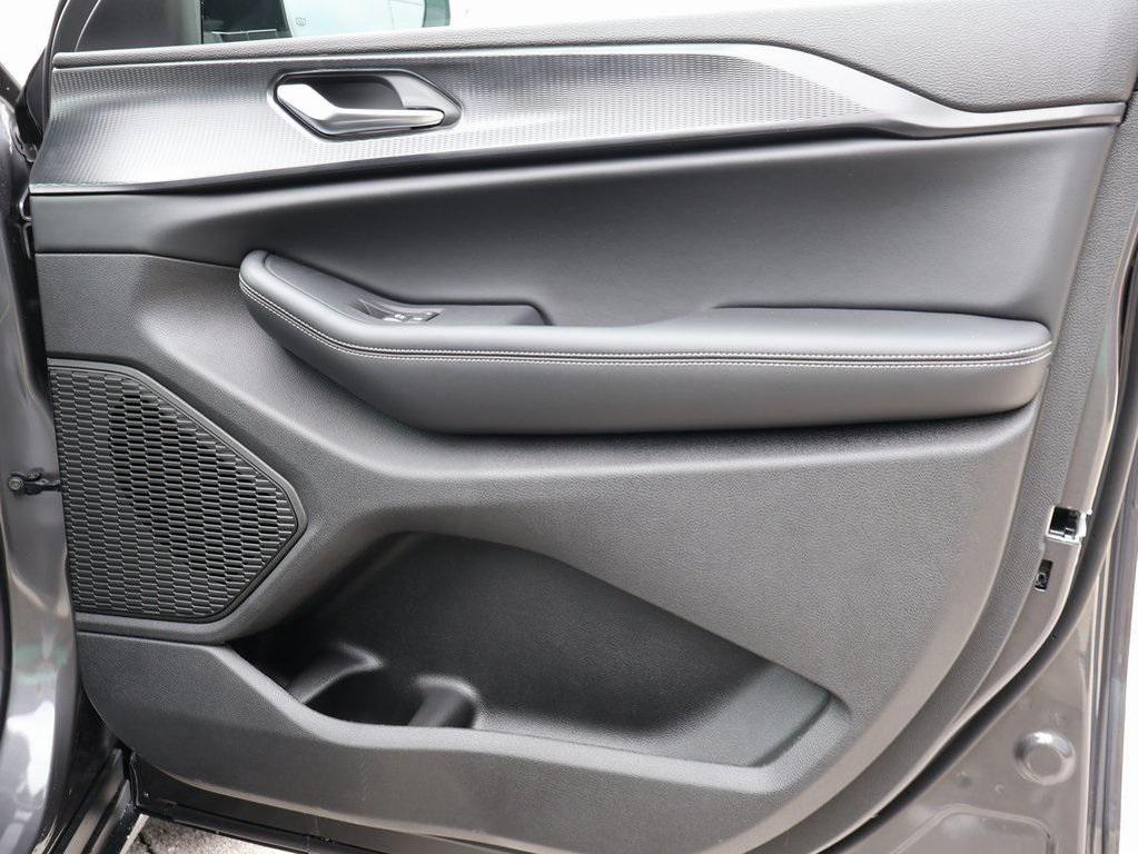 new 2025 Jeep Grand Cherokee car, priced at $38,295