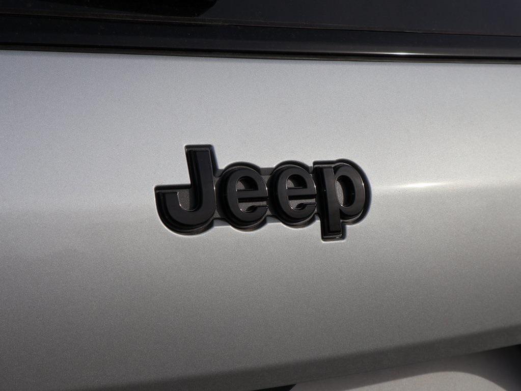 new 2025 Jeep Grand Cherokee L car, priced at $45,234