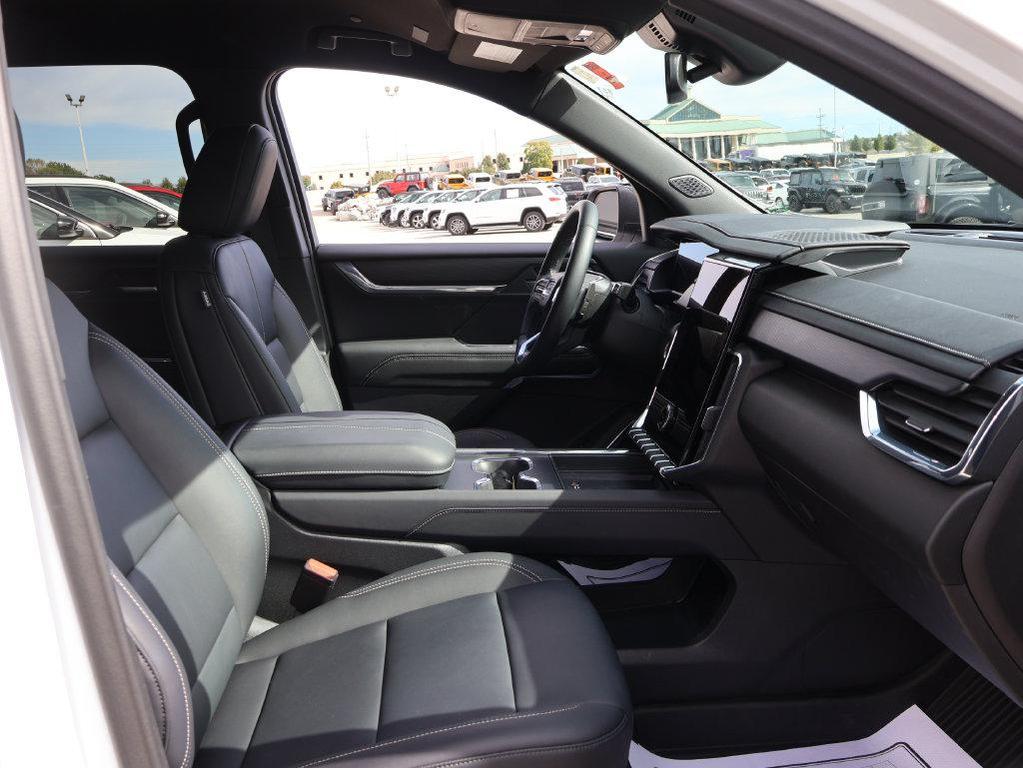 used 2024 GMC Acadia car, priced at $33,567