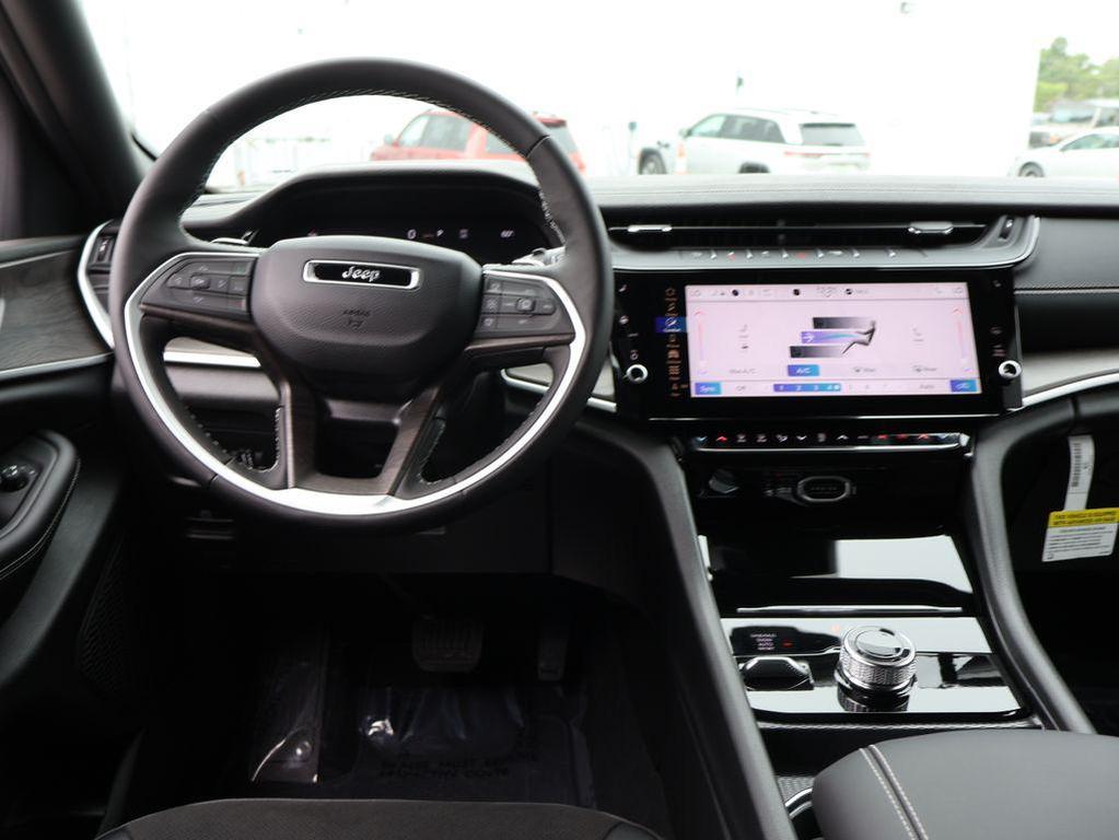 new 2026 Jeep Grand Cherokee car, priced at $40,474