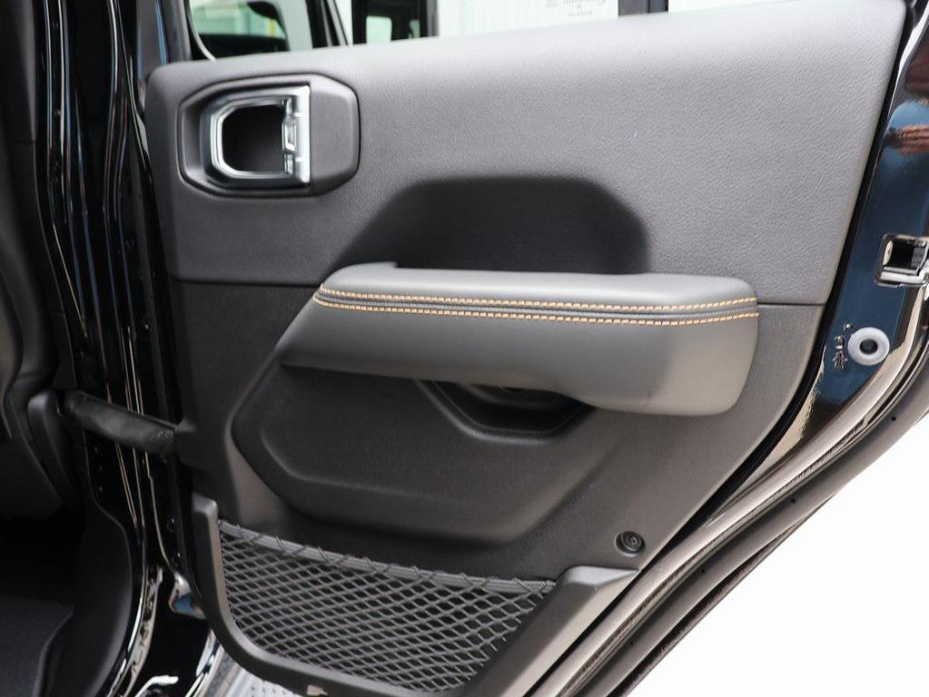 new 2025 Jeep Wrangler car, priced at $47,709