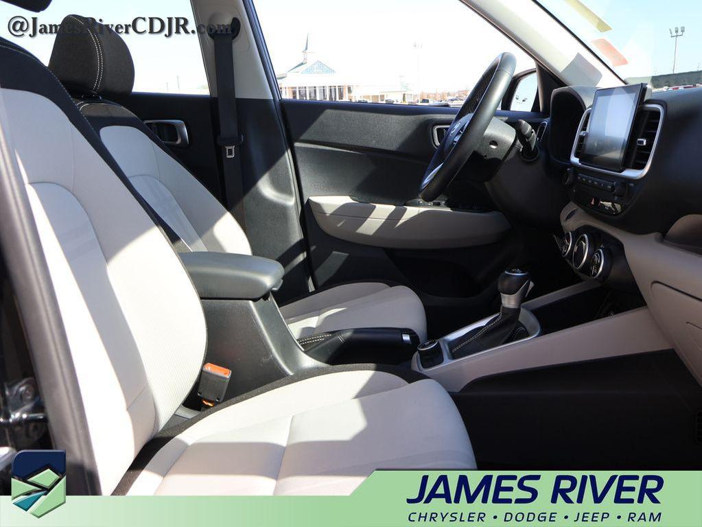 used 2025 Hyundai Venue car, priced at $17,667