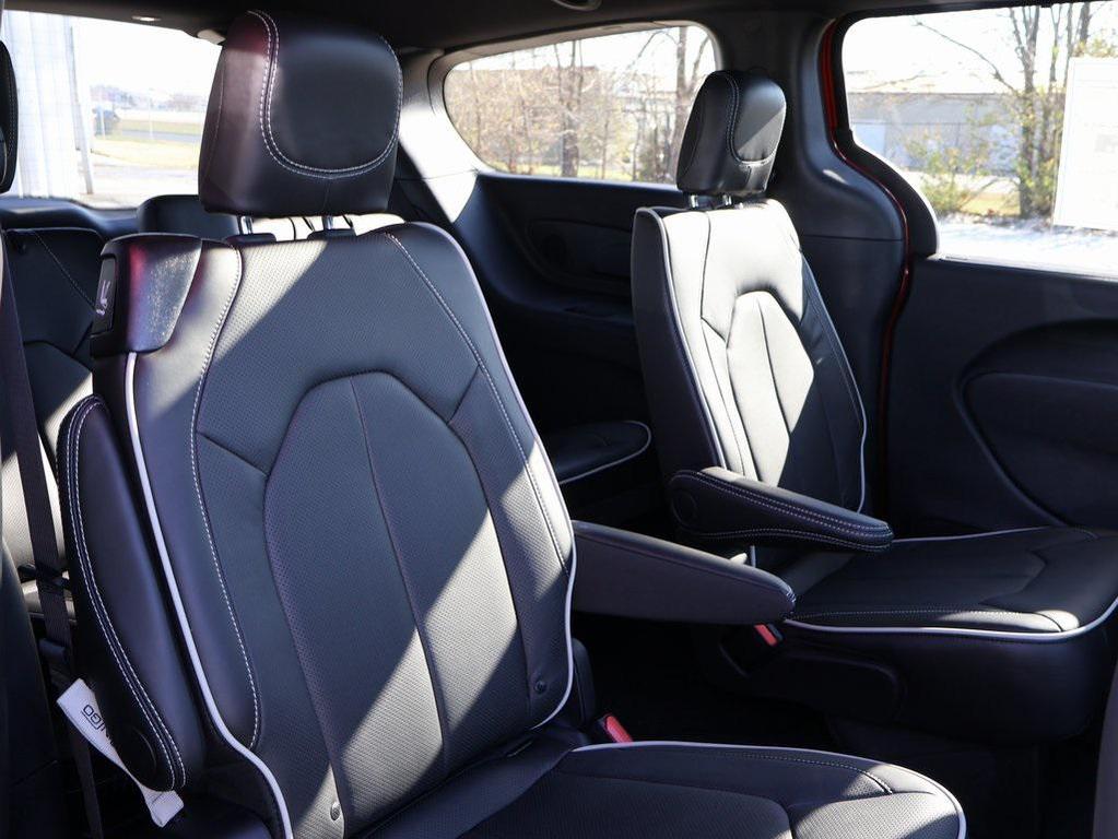 new 2026 Chrysler Pacifica car, priced at $47,005