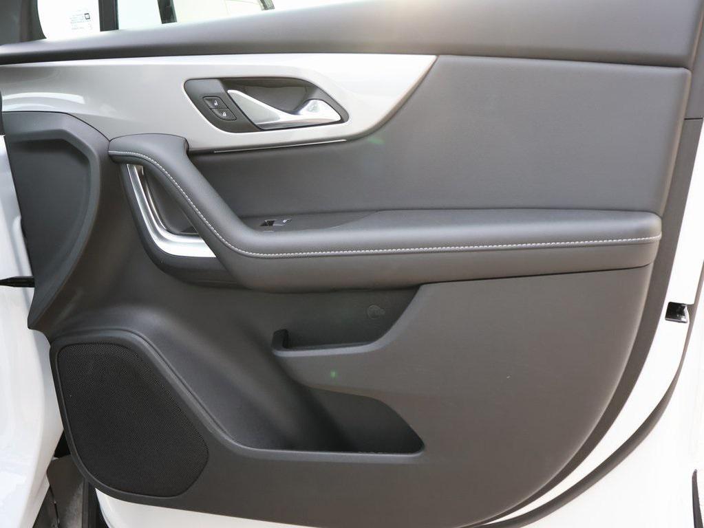 used 2025 Chevrolet Blazer car, priced at $25,399