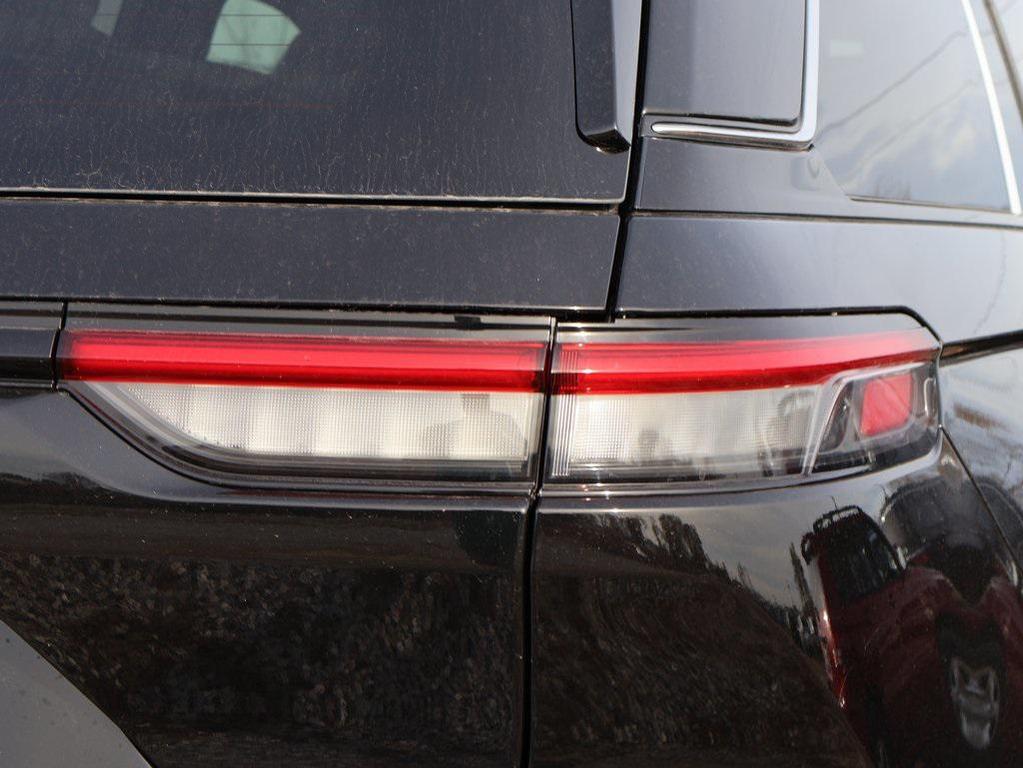 new 2025 Jeep Grand Cherokee car, priced at $40,283