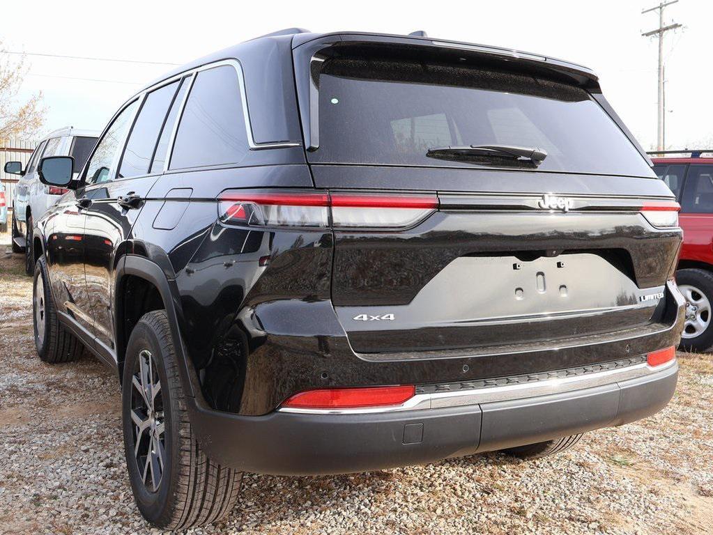 new 2025 Jeep Grand Cherokee car, priced at $40,283