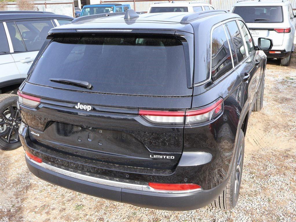 new 2025 Jeep Grand Cherokee car, priced at $40,283