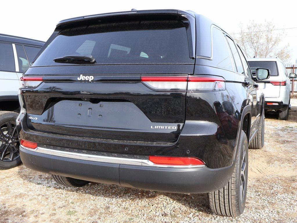 new 2025 Jeep Grand Cherokee car, priced at $40,283