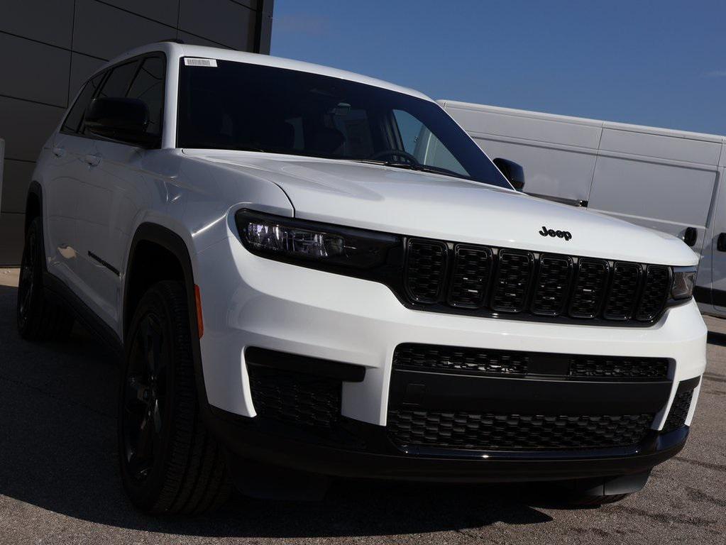 new 2025 Jeep Grand Cherokee L car, priced at $40,174
