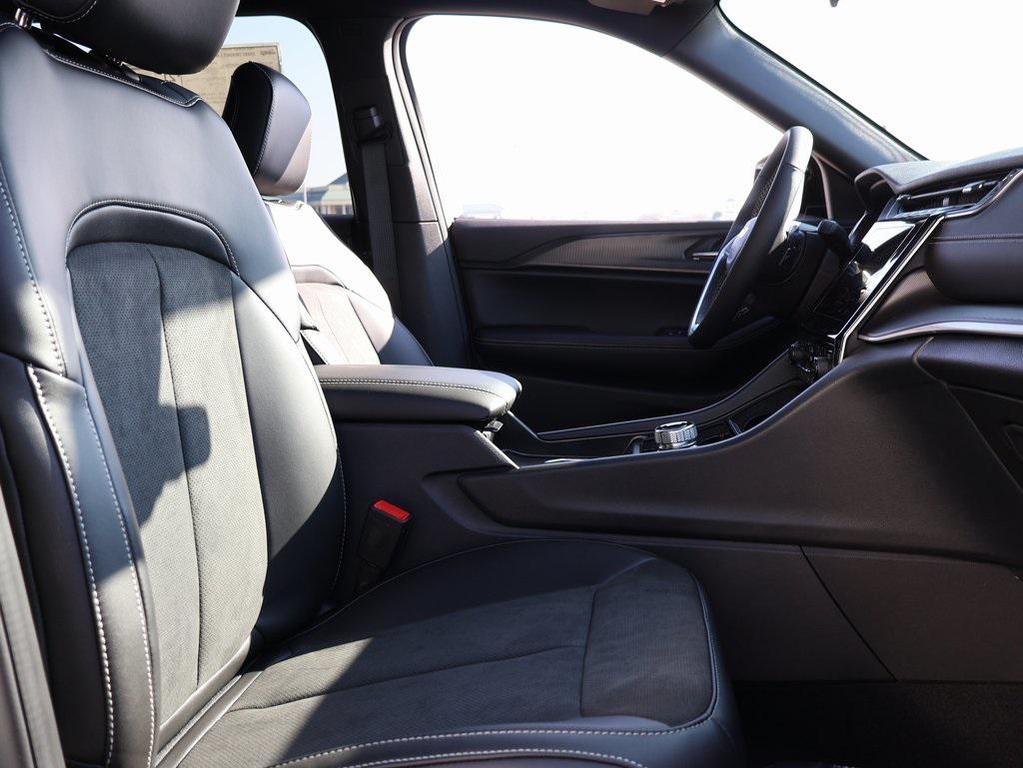 new 2025 Jeep Grand Cherokee L car, priced at $40,174