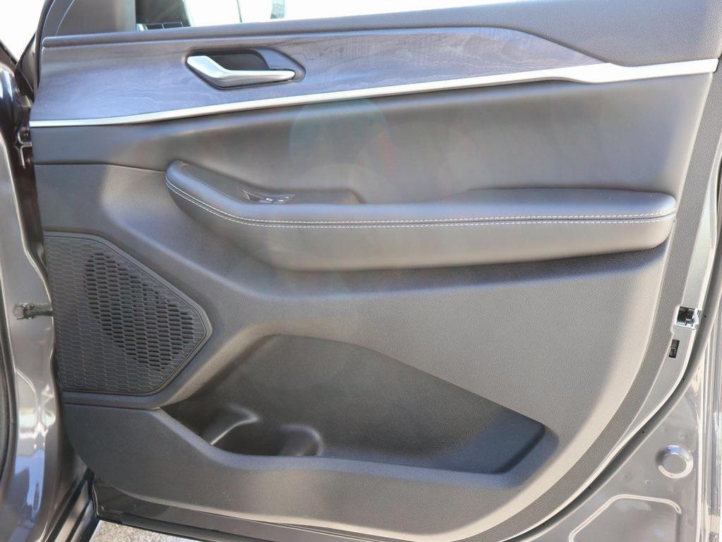 new 2025 Jeep Grand Cherokee L car, priced at $49,709