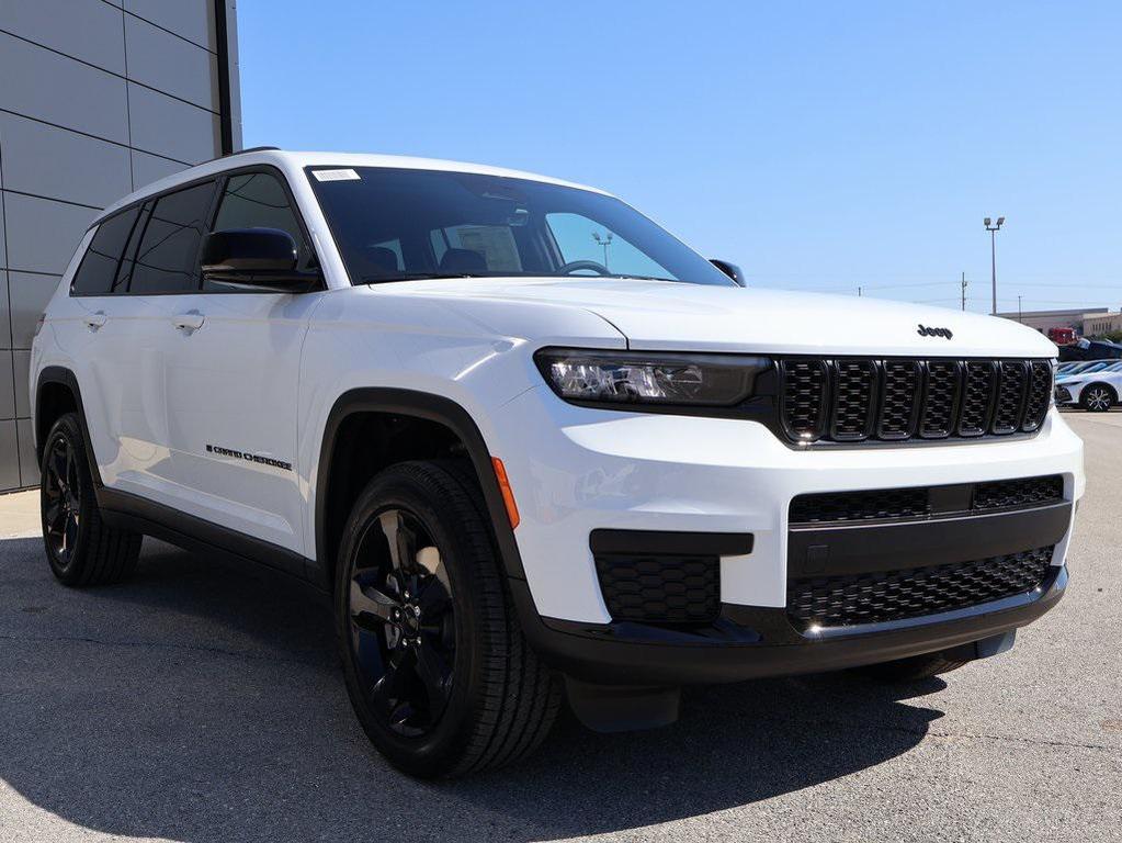 new 2025 Jeep Grand Cherokee L car, priced at $40,174