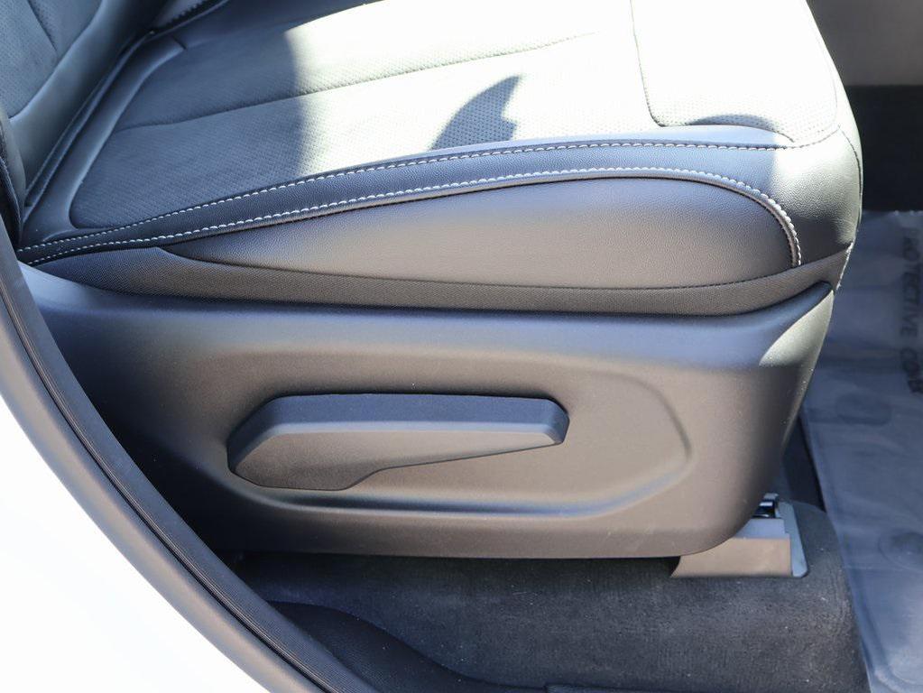 new 2025 Jeep Grand Cherokee L car, priced at $40,174