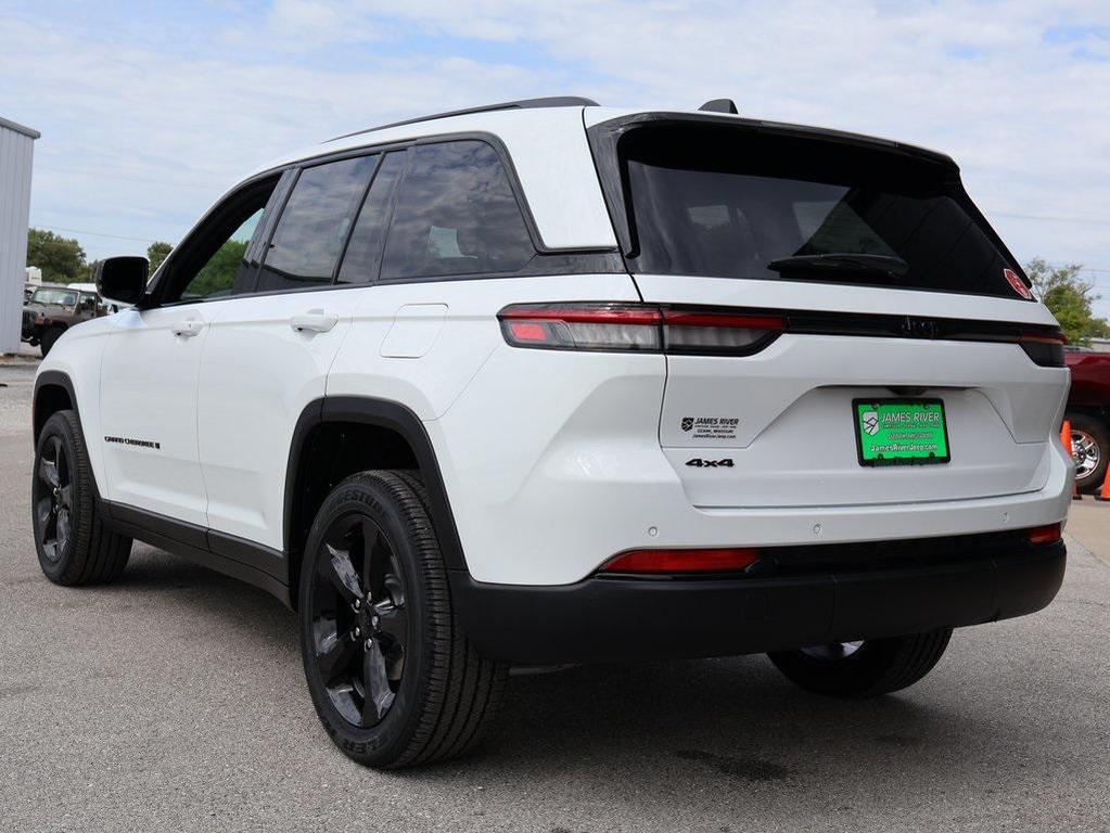new 2025 Jeep Grand Cherokee car, priced at $37,777
