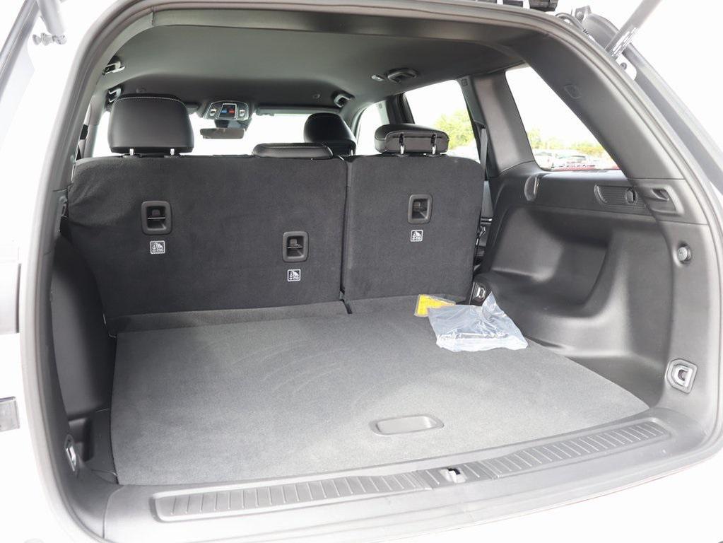 new 2025 Jeep Grand Cherokee car, priced at $37,777