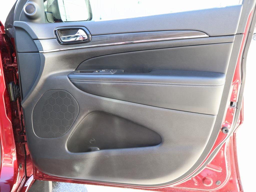 used 2021 Jeep Grand Cherokee car, priced at $26,199