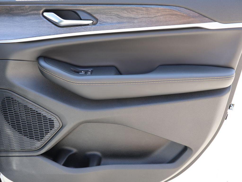 new 2026 Jeep Grand Cherokee car, priced at $44,788