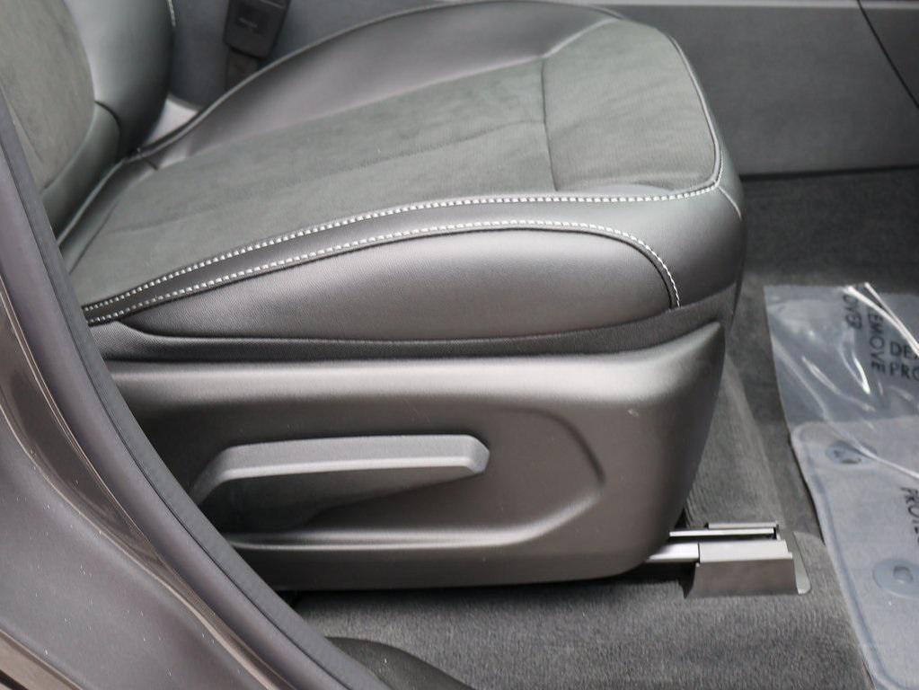 new 2025 Jeep Grand Cherokee L car, priced at $38,814