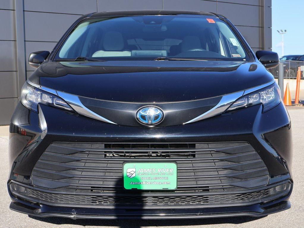 used 2024 Toyota Sienna car, priced at $36,399