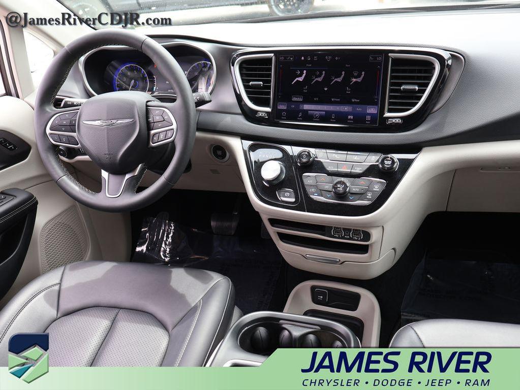 used 2024 Chrysler Pacifica car, priced at $28,119