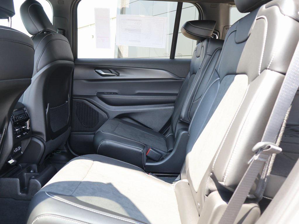 new 2025 Jeep Grand Cherokee L car, priced at $37,996