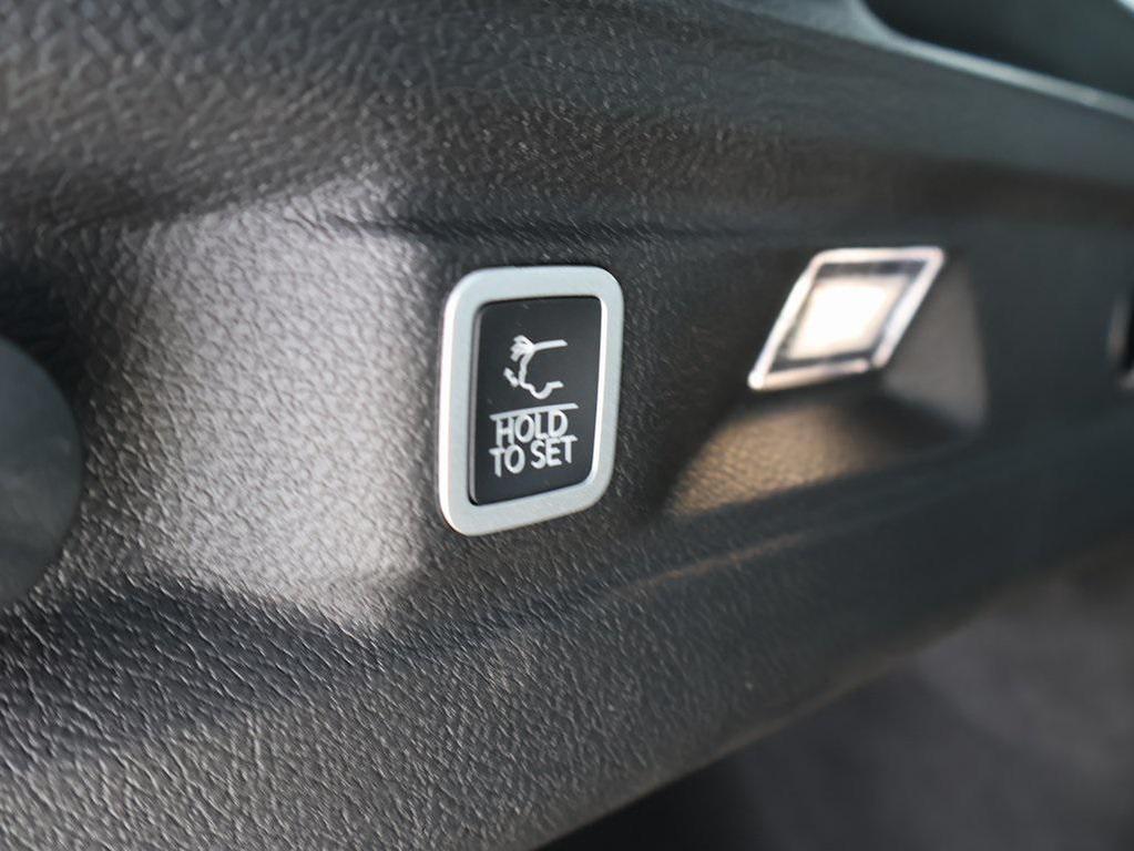 new 2025 Jeep Grand Cherokee L car, priced at $37,996