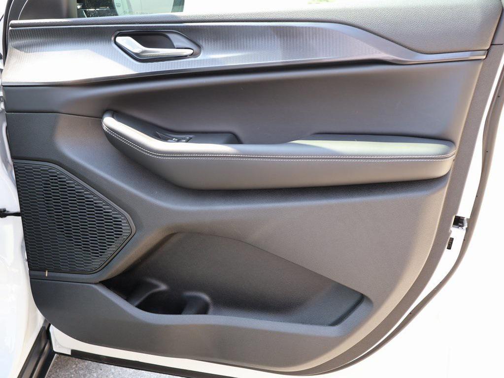 new 2025 Jeep Grand Cherokee L car, priced at $37,996