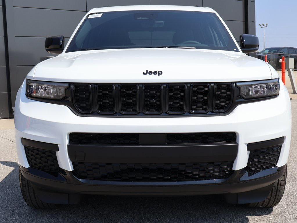 new 2025 Jeep Grand Cherokee L car, priced at $37,996