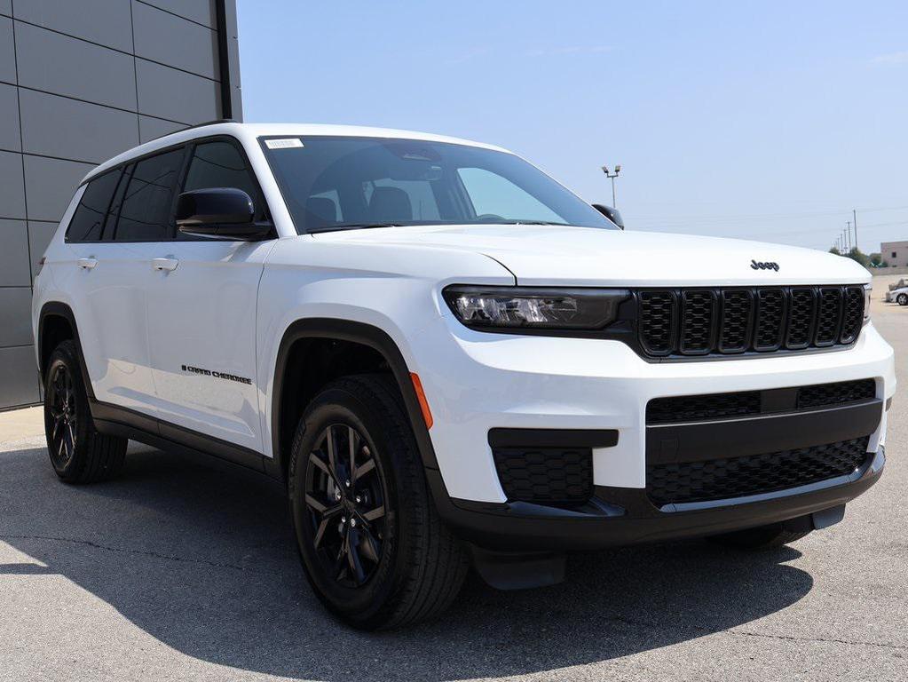 new 2025 Jeep Grand Cherokee L car, priced at $37,996