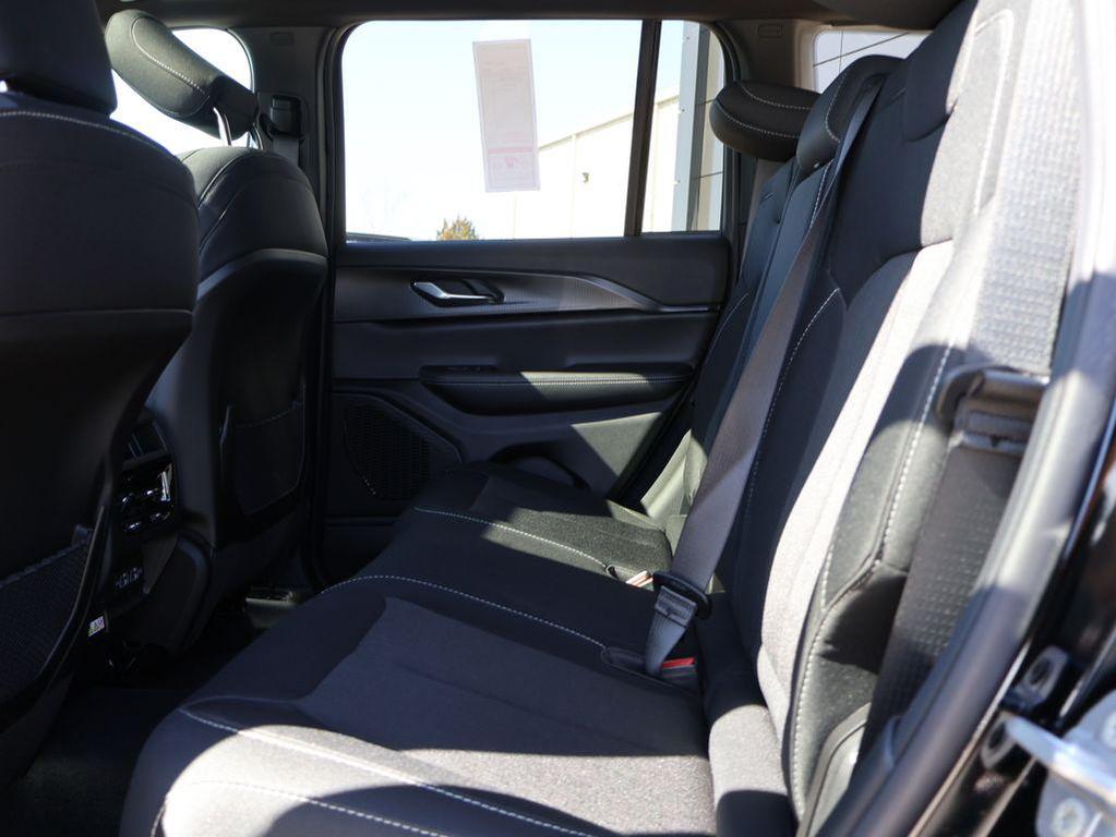 new 2026 Jeep Grand Cherokee car, priced at $43,114