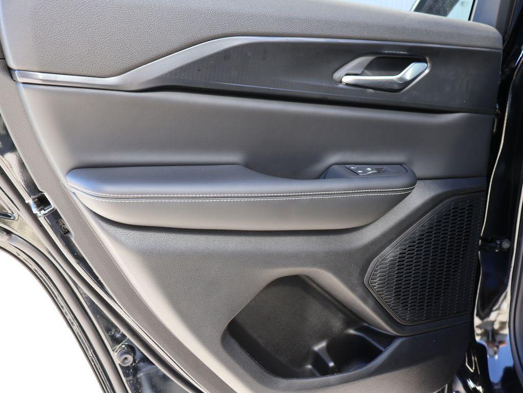 new 2026 Jeep Grand Cherokee car, priced at $43,114