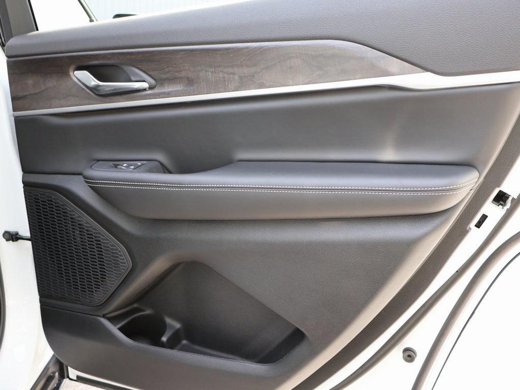 new 2025 Jeep Grand Cherokee L car, priced at $46,683