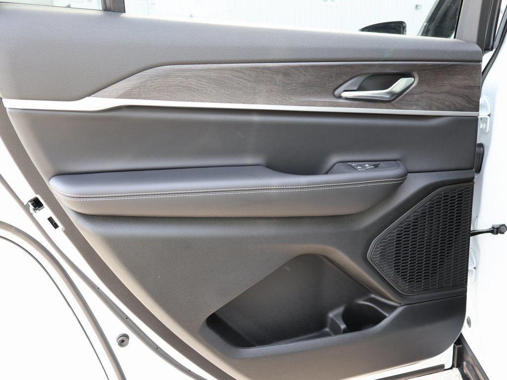 new 2025 Jeep Grand Cherokee L car, priced at $46,683