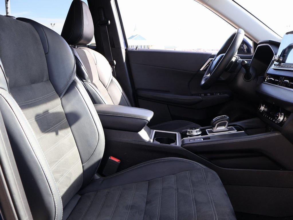 used 2024 Mitsubishi Outlander car, priced at $23,199