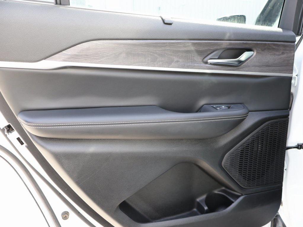 used 2024 Jeep Grand Cherokee L car, priced at $33,832