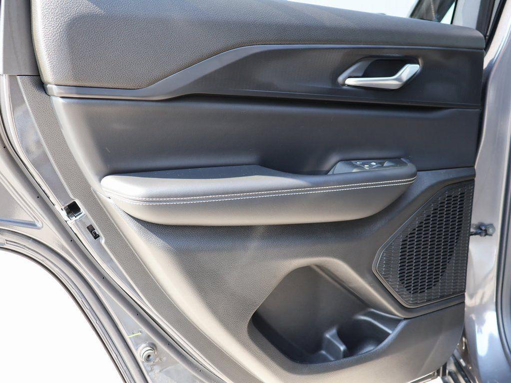 new 2025 Jeep Grand Cherokee car, priced at $34,420