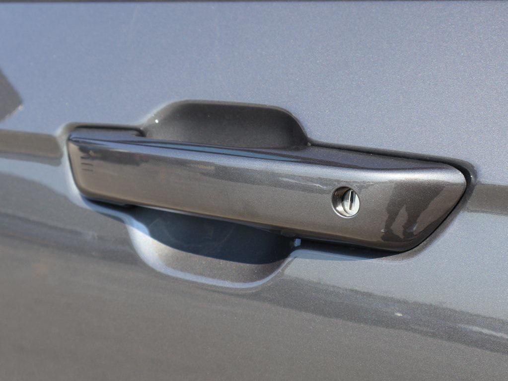 new 2025 Jeep Grand Cherokee car, priced at $33,908