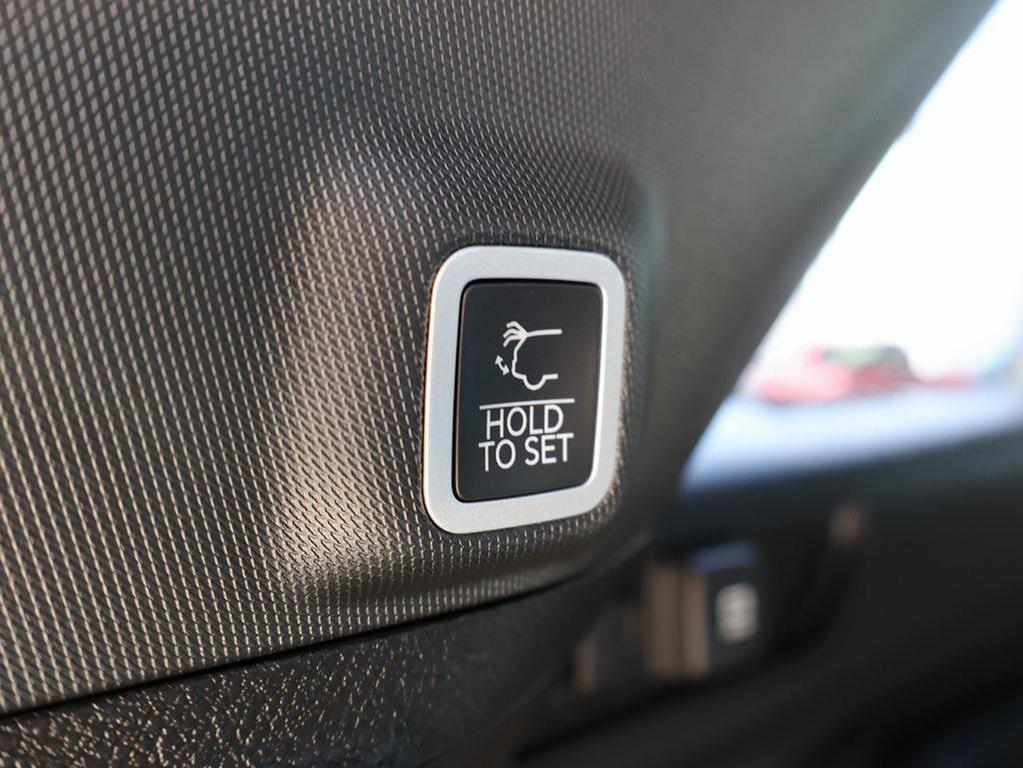 new 2025 Jeep Grand Cherokee car, priced at $33,908