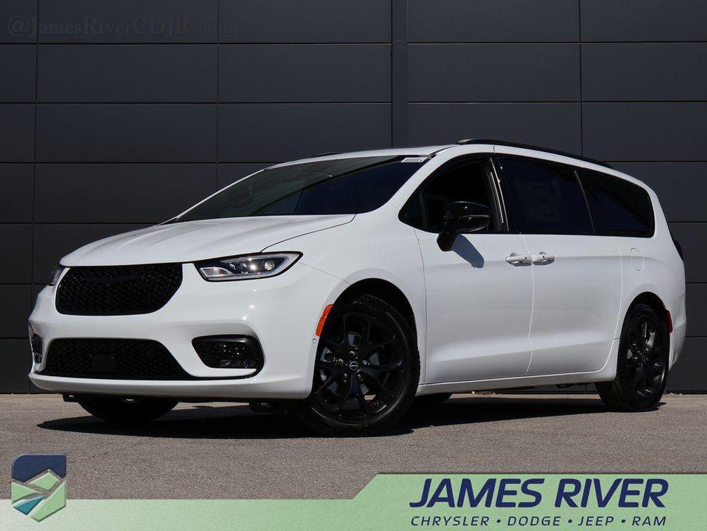 new 2026 Chrysler Pacifica car, priced at $46,660