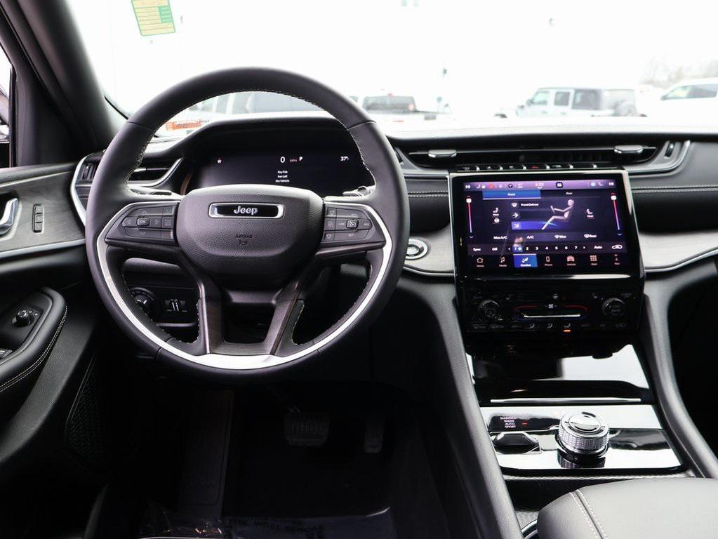 used 2025 Jeep Grand Cherokee L car, priced at $40,580