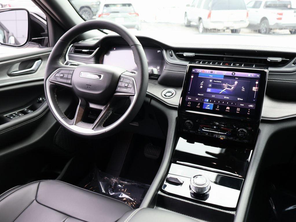 used 2025 Jeep Grand Cherokee L car, priced at $40,580