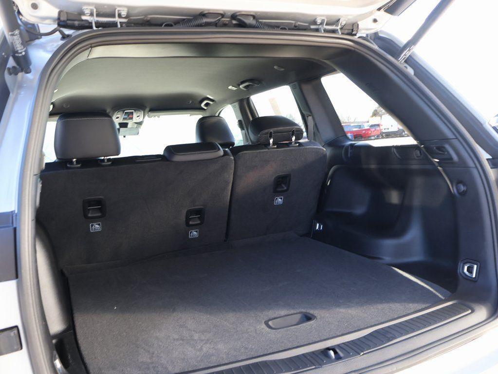 new 2026 Jeep Grand Cherokee car, priced at $44,525