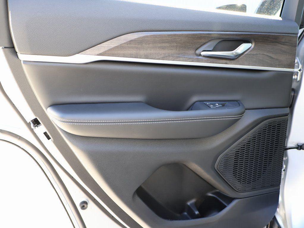 new 2026 Jeep Grand Cherokee car, priced at $44,525