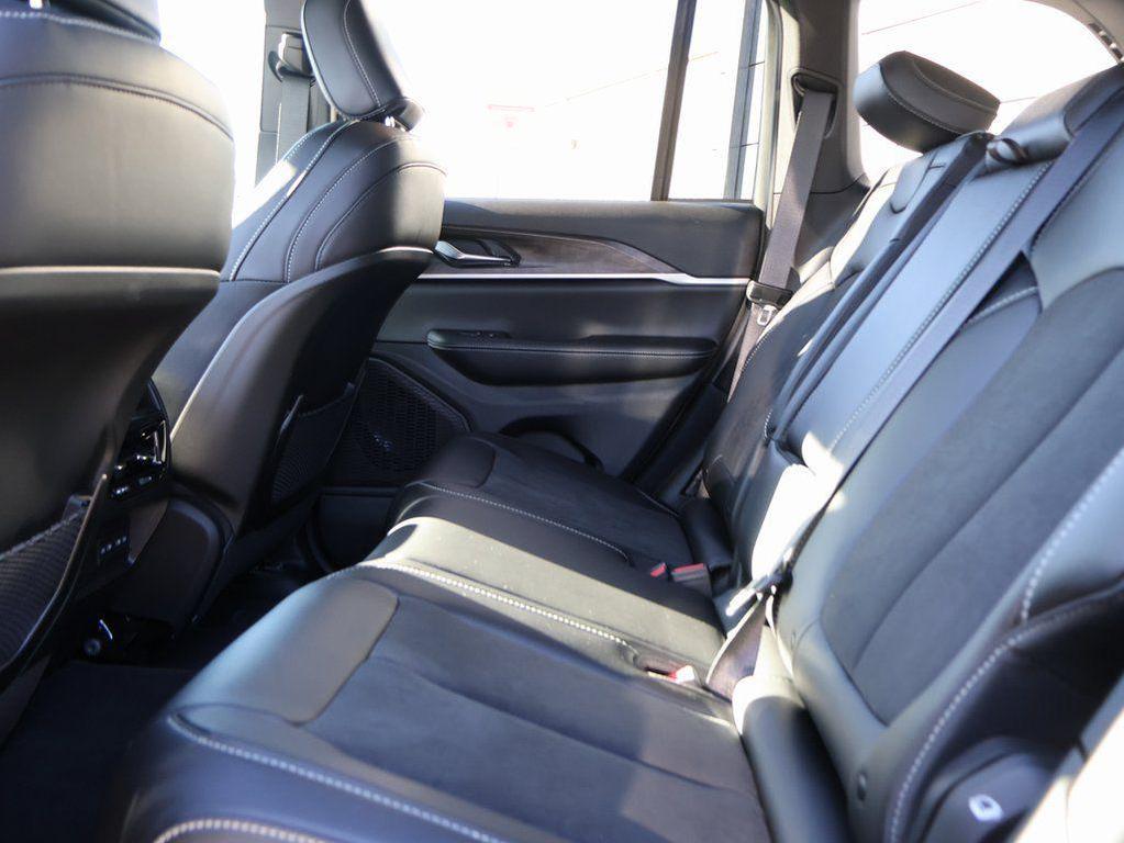 new 2026 Jeep Grand Cherokee car, priced at $44,525