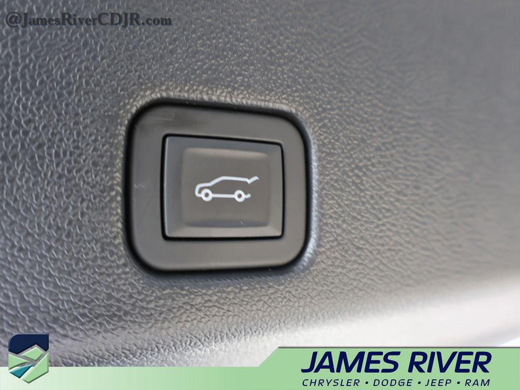 used 2026 GMC Acadia car, priced at $43,812