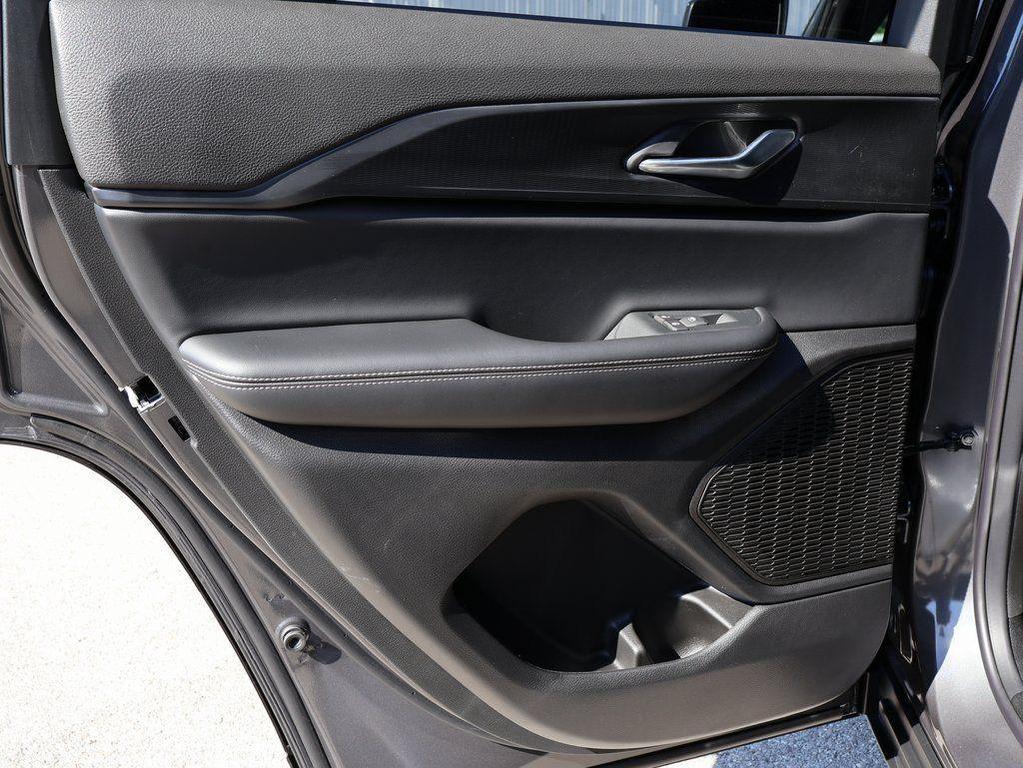 new 2025 Jeep Grand Cherokee car, priced at $33,620