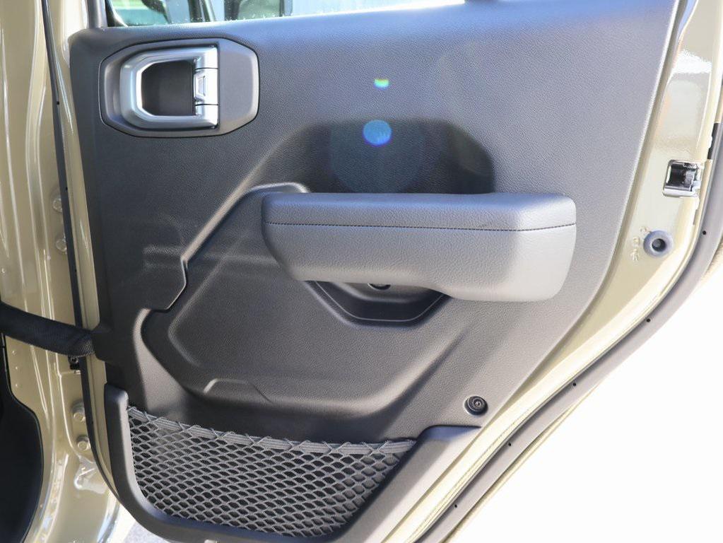 new 2026 Jeep Wrangler car, priced at $48,471